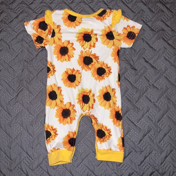 Baby girl clothes - Picture 3 of 4